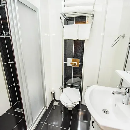 Hotel The New Pera Life